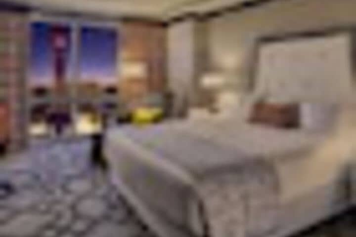 Room 26 of 375