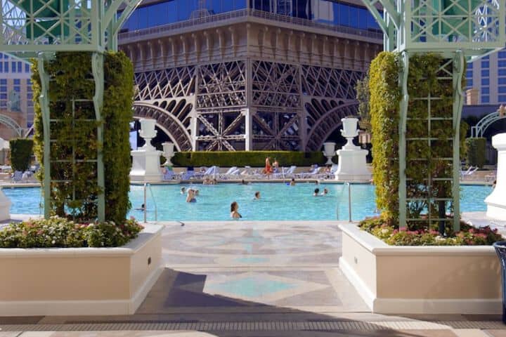 Pool 201 of 375