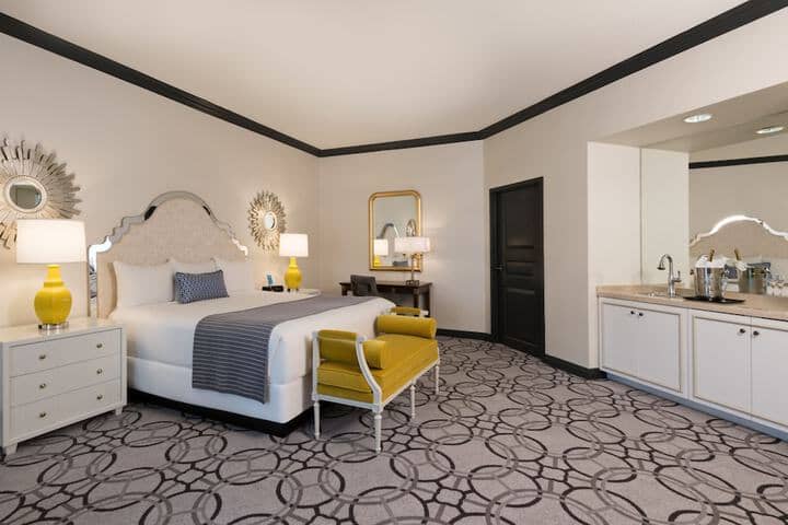 Room 39 of 375