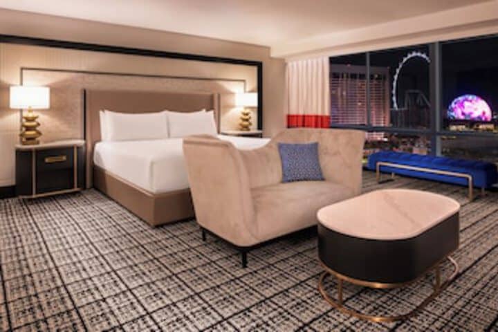 Room 118 of 375