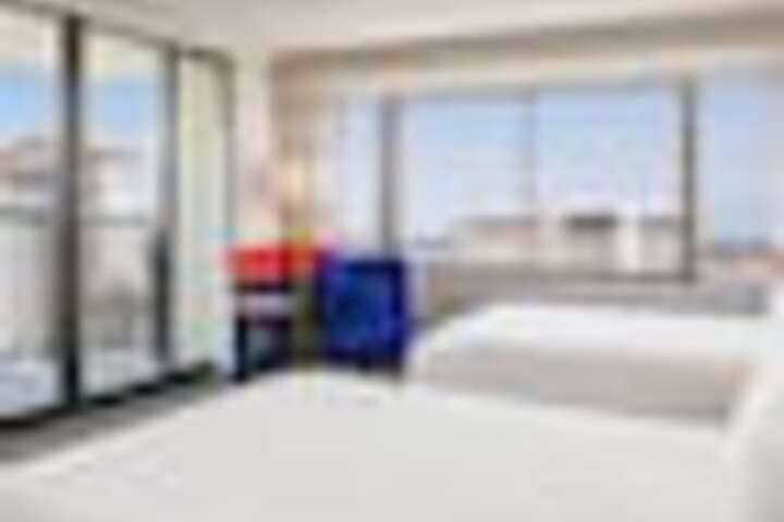 Room 113 of 375
