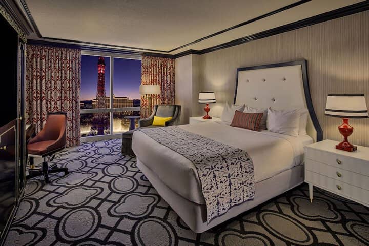 Room 27 of 375