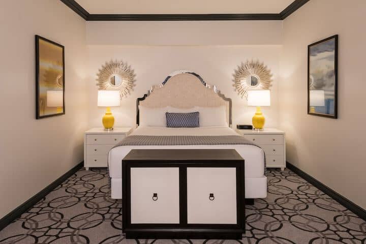 Room 12 of 375