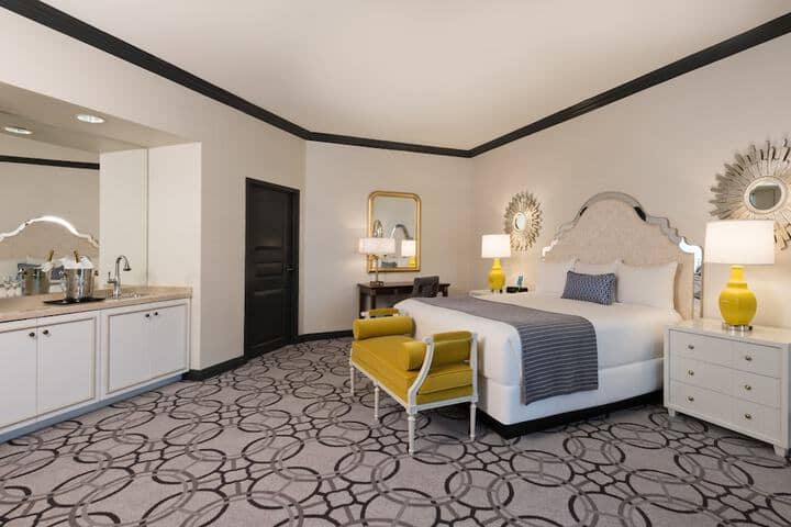 Room 42 of 375