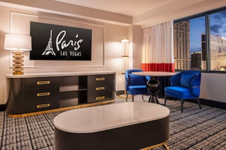 Room 52 of 375