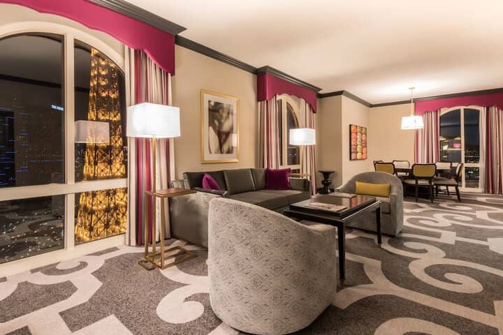 Room 93 of 375