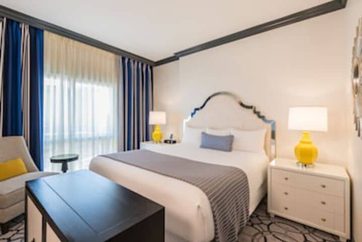 Room 70 of 375