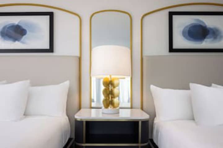 Room 115 of 375