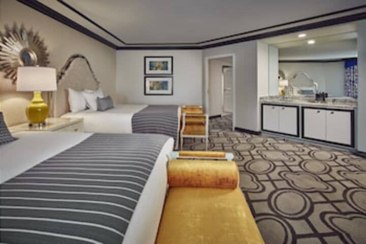 Room 61 of 375